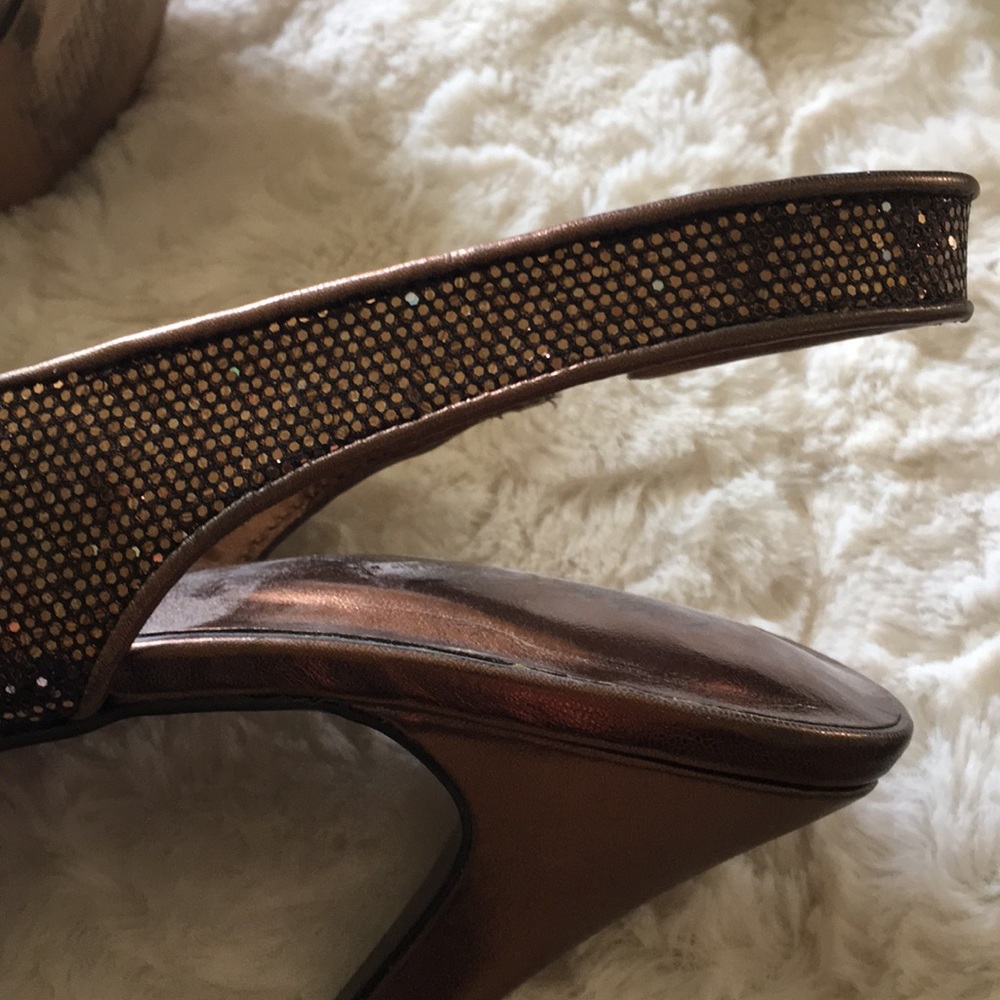 Heels - Picture 3 of 3